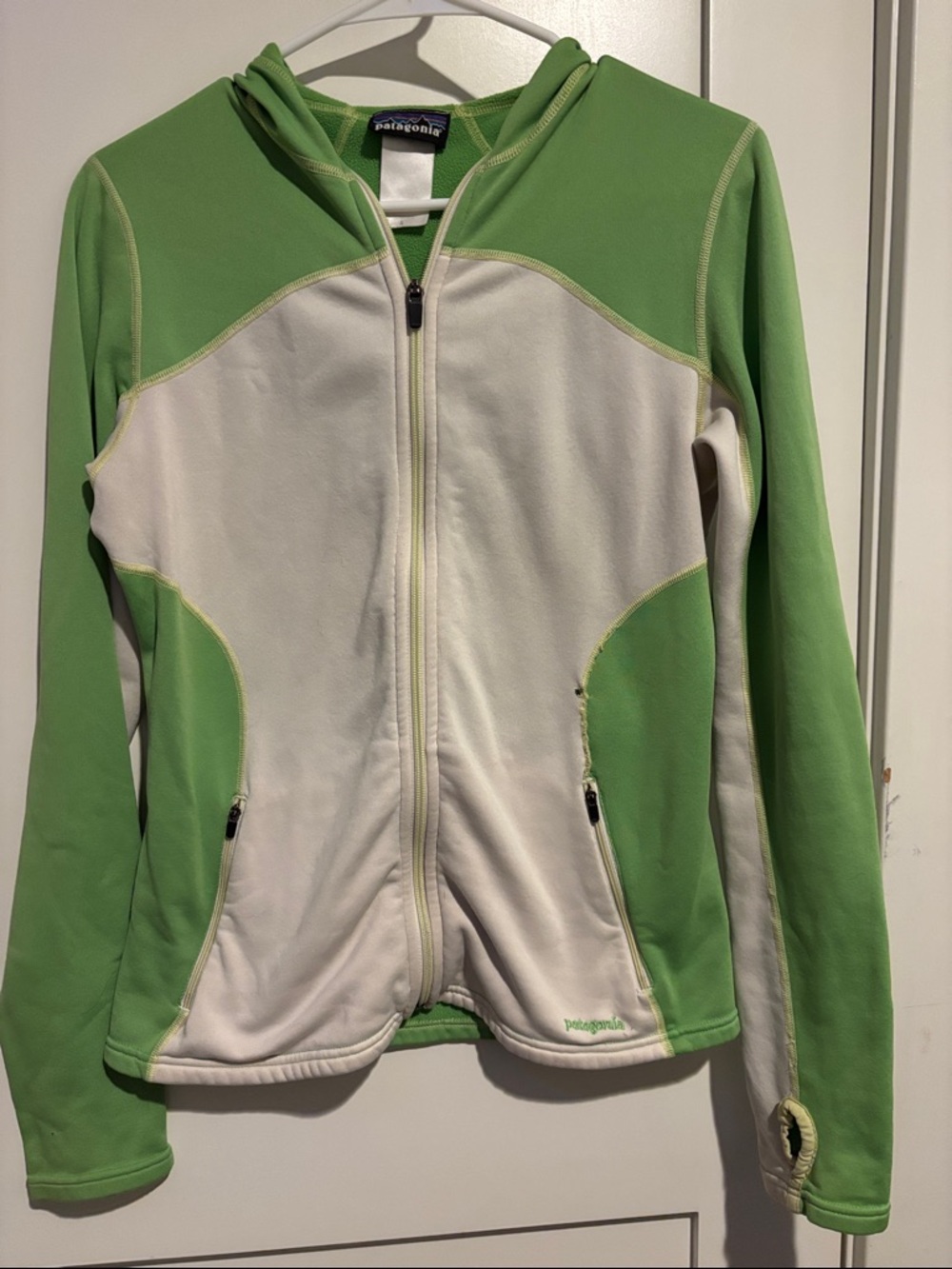 Patagonia Two-Tone Green and Cream Full-Zip Hooded Jacket Women’s Small